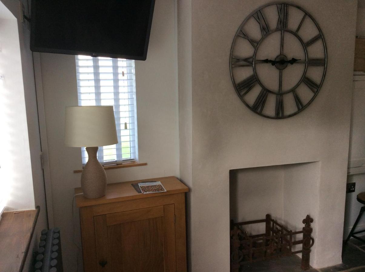 Tremeer Cottage Upper Beeding ภายนอก รูปภาพ